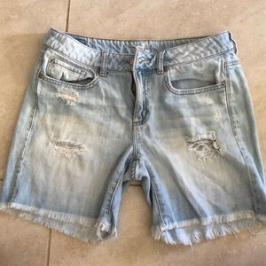 Bermuda light blue short